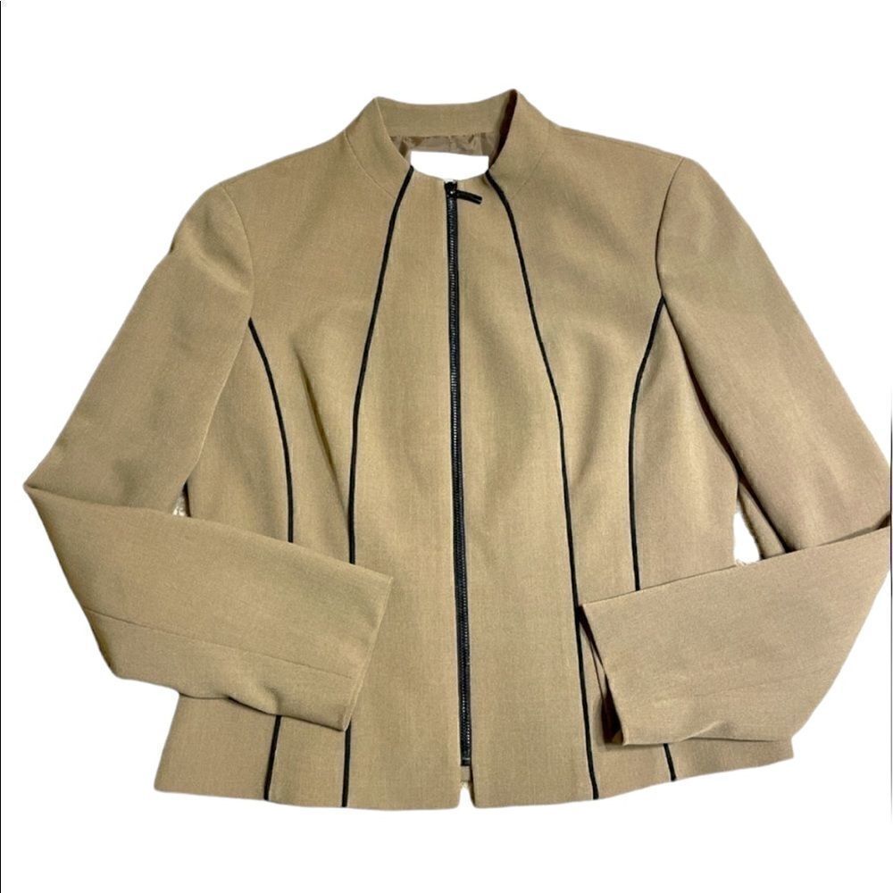 Beige Jones Studio Zip up collarless short Jacket with black piping size 6